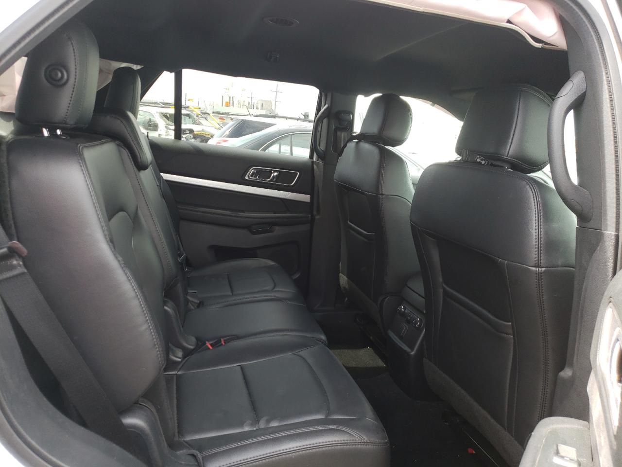 Photo 6 from auction – 2017 FORD EXPLORER X with VIN 1FM5K8D8XHGB89981