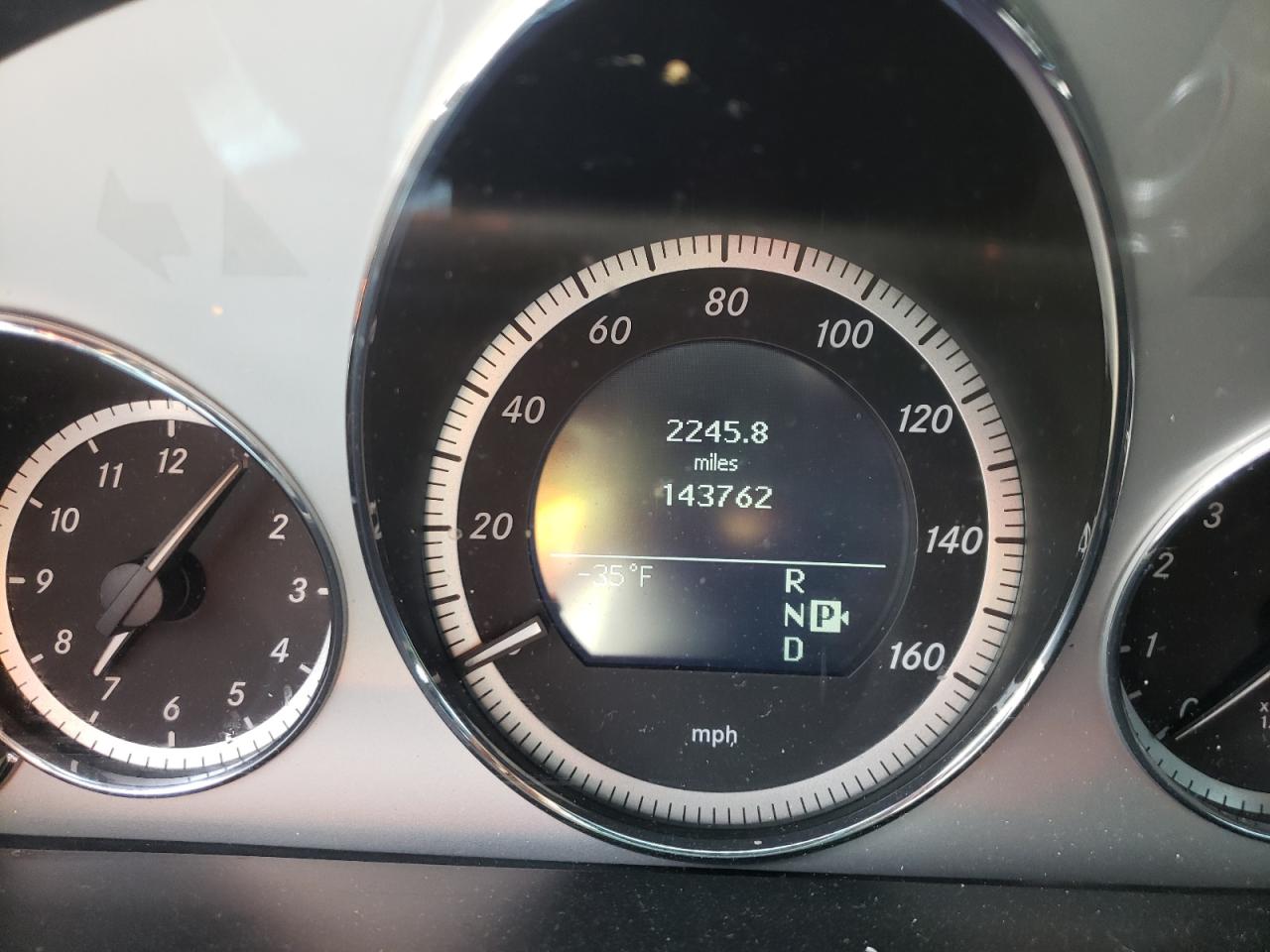 Photo 8 from auction – 2010 MERCEDES-BENZ E 350 4MAT with VIN WDDHF8HB2AA254560