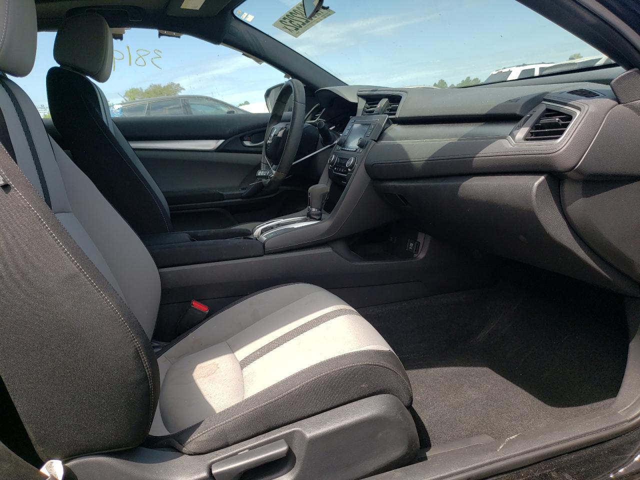 Photo 5 from auction – 2017 HONDA CIVIC LX with VIN 2HGFC4B01HH310060