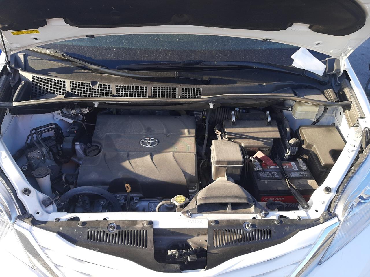 Photo 7 from auction – 2016 TOYOTA SIENNA LE with VIN 5TDKK3DC1GS746649