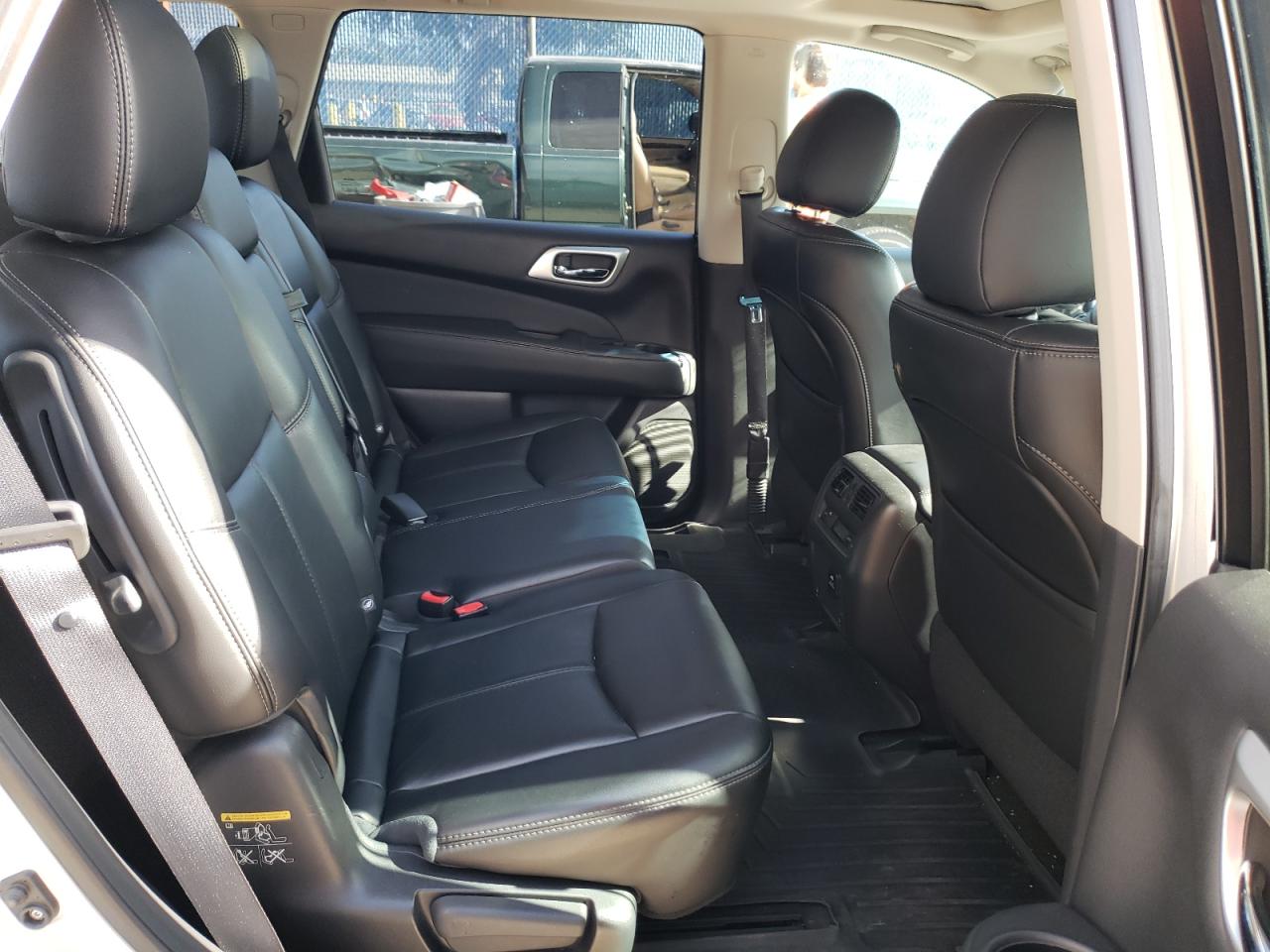صورة رقم 6 من المزاد - 2015 NISSAN PATHFINDER مع VIN 5N1AR2MN4FC702644
