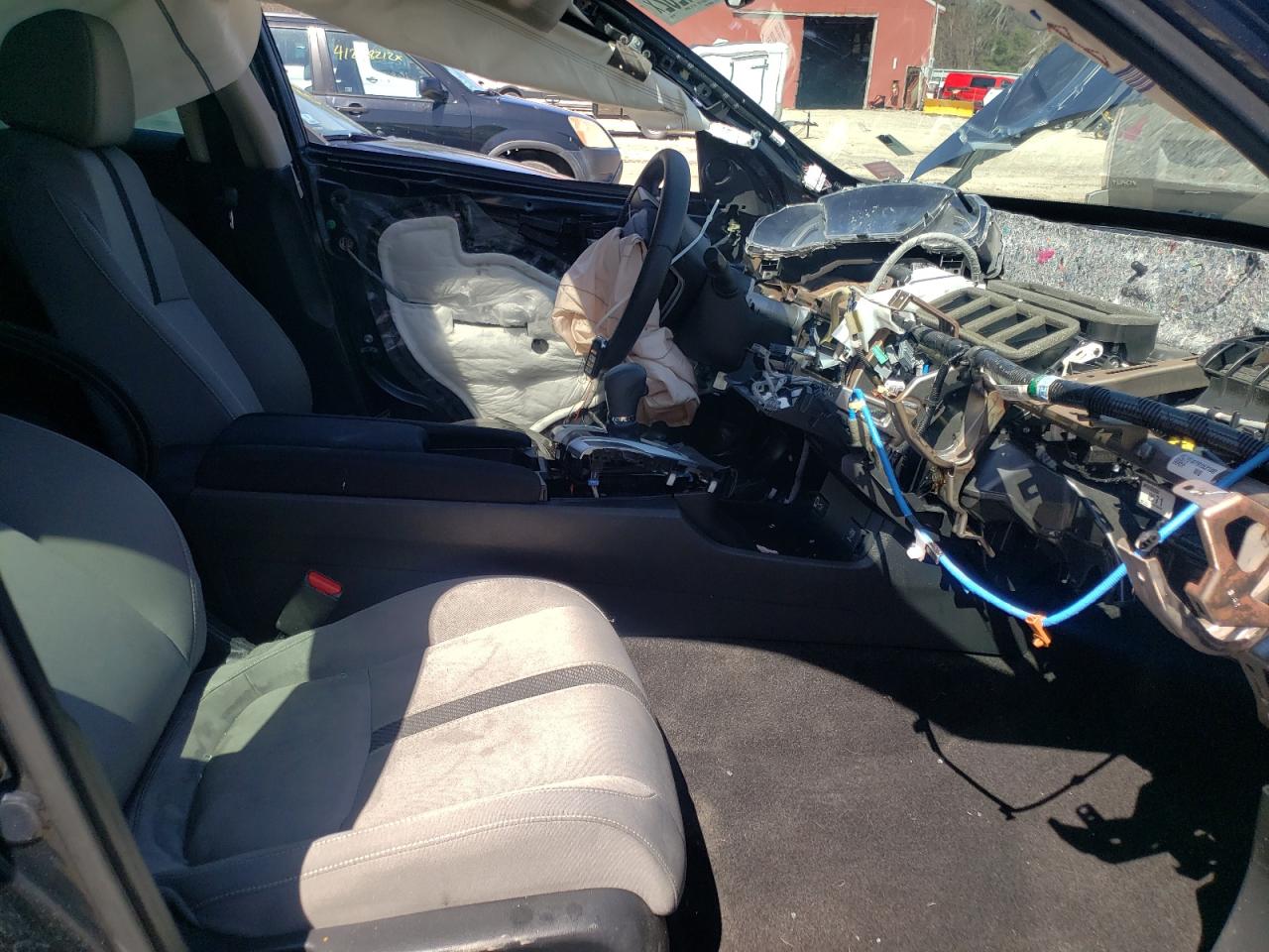 Photo 5 from auction – 2017 HONDA CIVIC EX with VIN 19XFC2F70HE042012