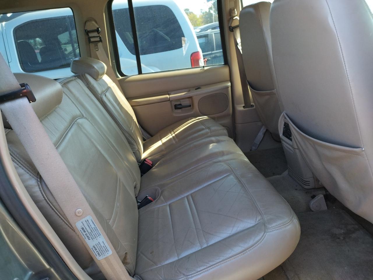Photo 6 from auction – 1999 FORD EXPLORER with VIN 1FMZU35P2XZA62035