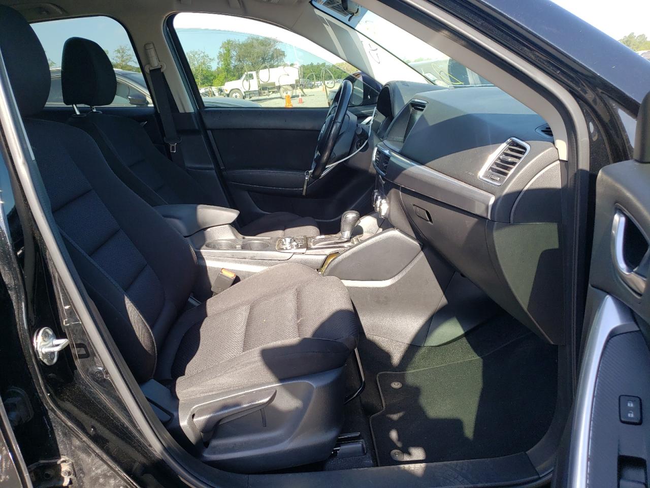 Photo 5 from auction – 2016 MAZDA CX-5 TOURI with VIN JM3KE2CY4G0643590