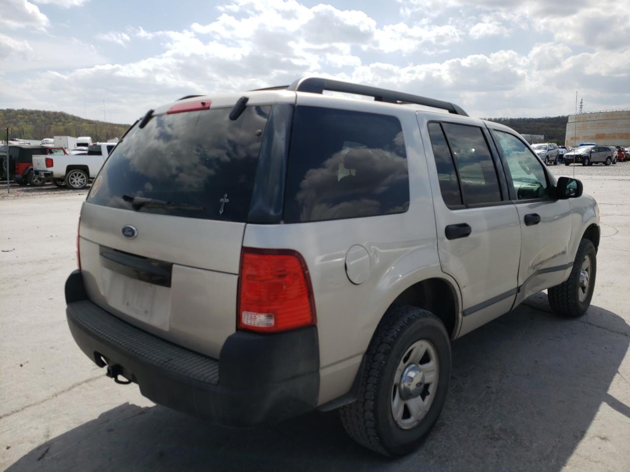 Photo 4 from auction – 2005 FORD EXPLORER X with VIN 1FMZU62E35ZA32172
