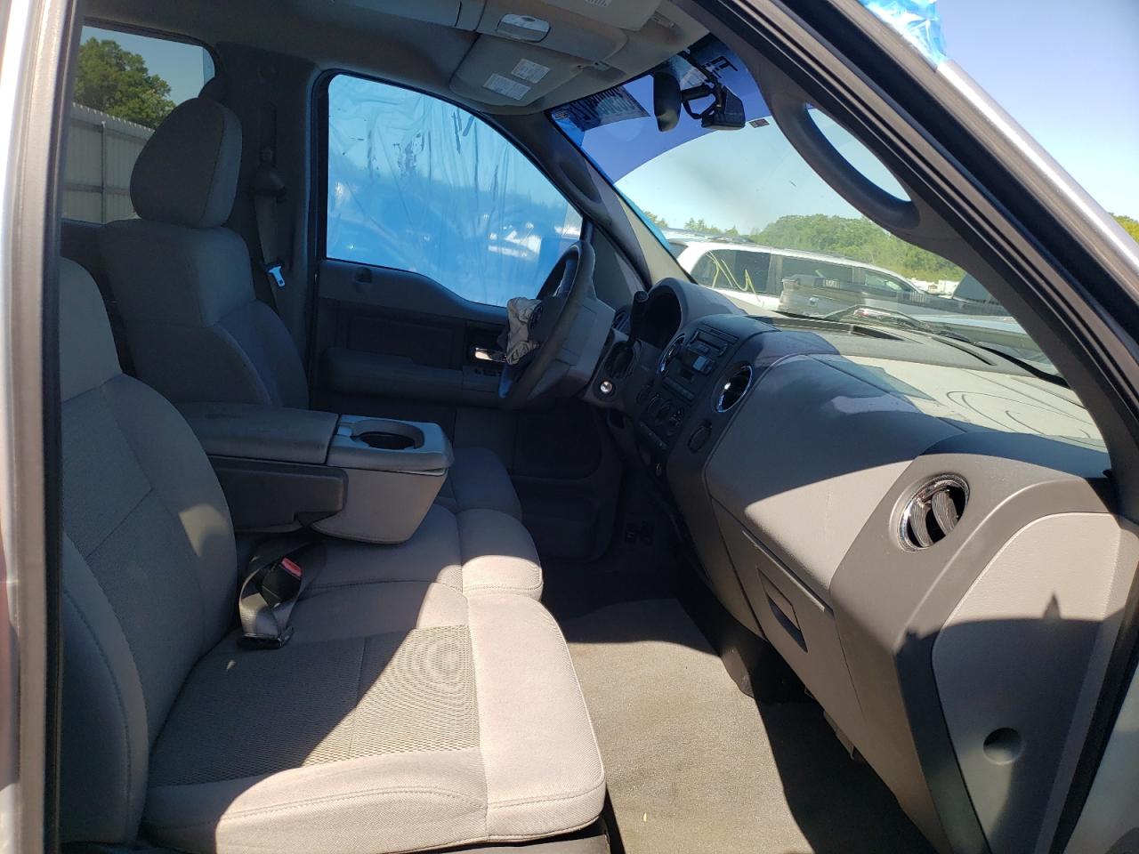 Photo 5 from auction – 2005 FORD F150 SUPER with VIN 1FTPW14515FA74668