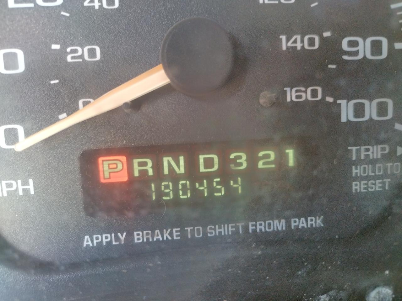 Photo 8 from auction – 2002 GMC SAFARI XT with VIN 1GKDM19X42B504705