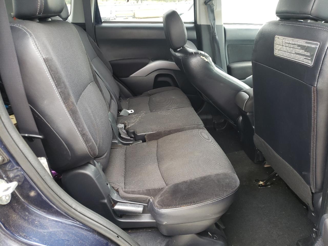 Photo 6 from auction – 2012 MITSUBISHI OUTLANDER with VIN JA4AS3AW6CU004595