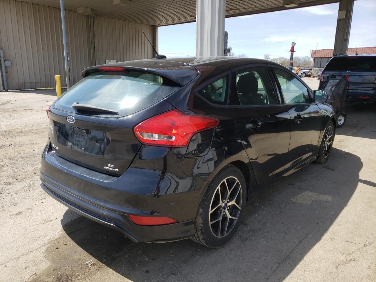 Photo 4 from auction – 2016 FORD FOCUS SE with VIN 1FADP3K21GL314770