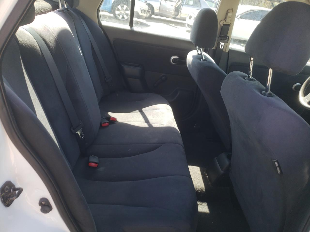 Photo 6 from auction – 2010 NISSAN VERSA S with VIN 3N1CC1AP4AL381946