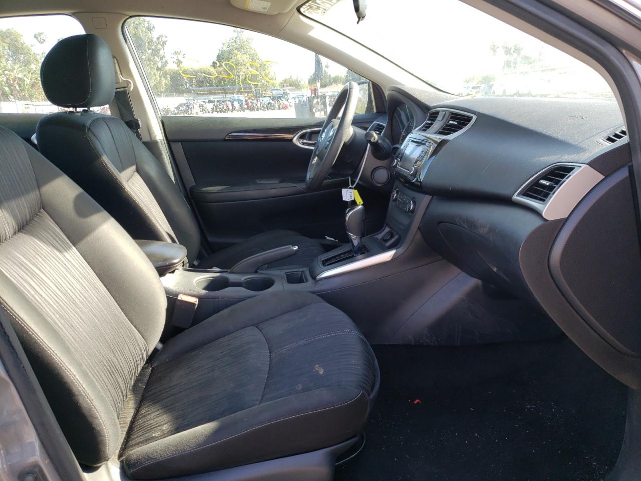 Photo 15 from auction – 2017 NISSAN SENTRA S with VIN 3N1AB7AP1HY277649