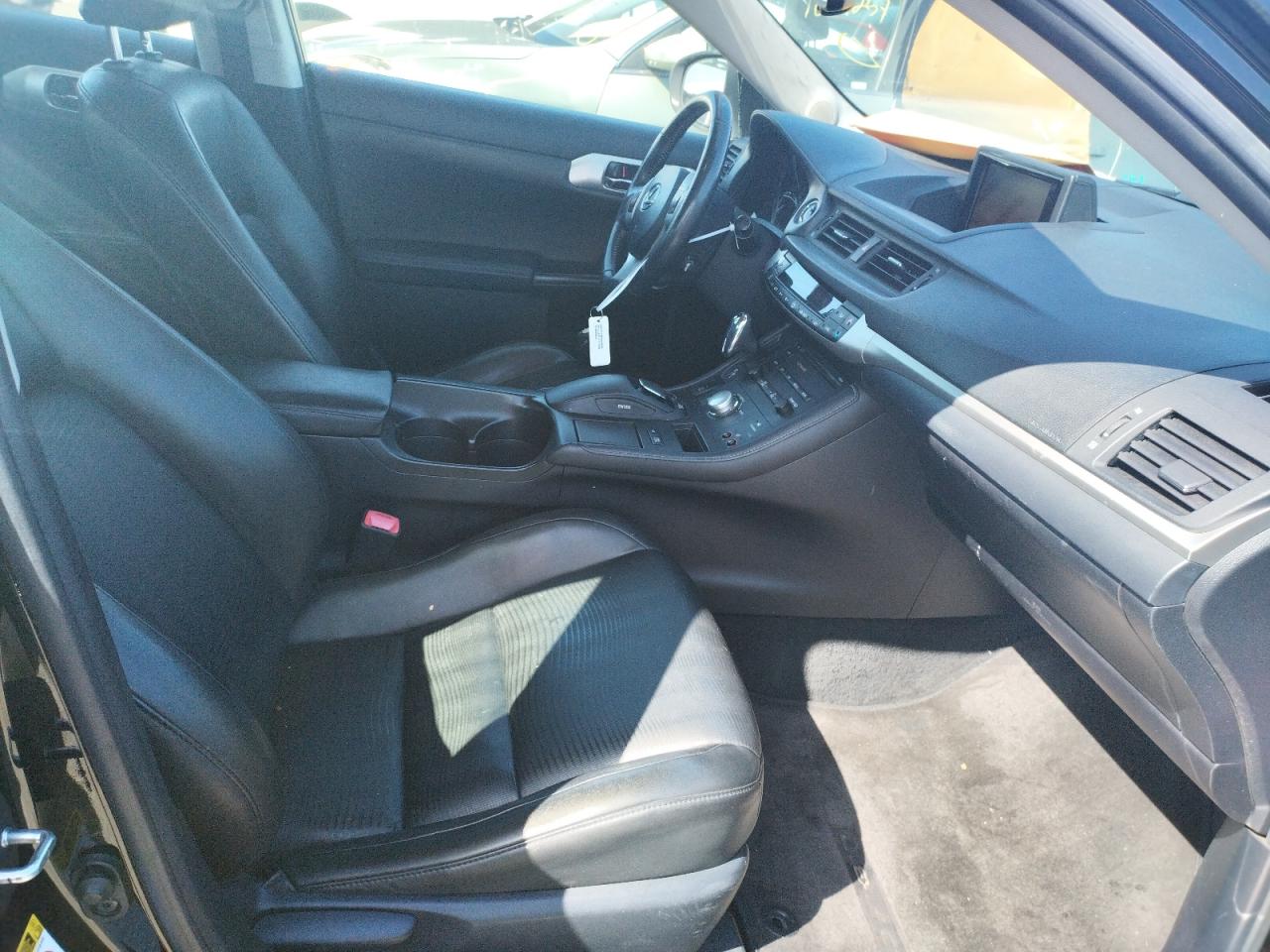 Photo 5 from auction – 2012 LEXUS CT 200 with VIN JTHKD5BH6C2112791