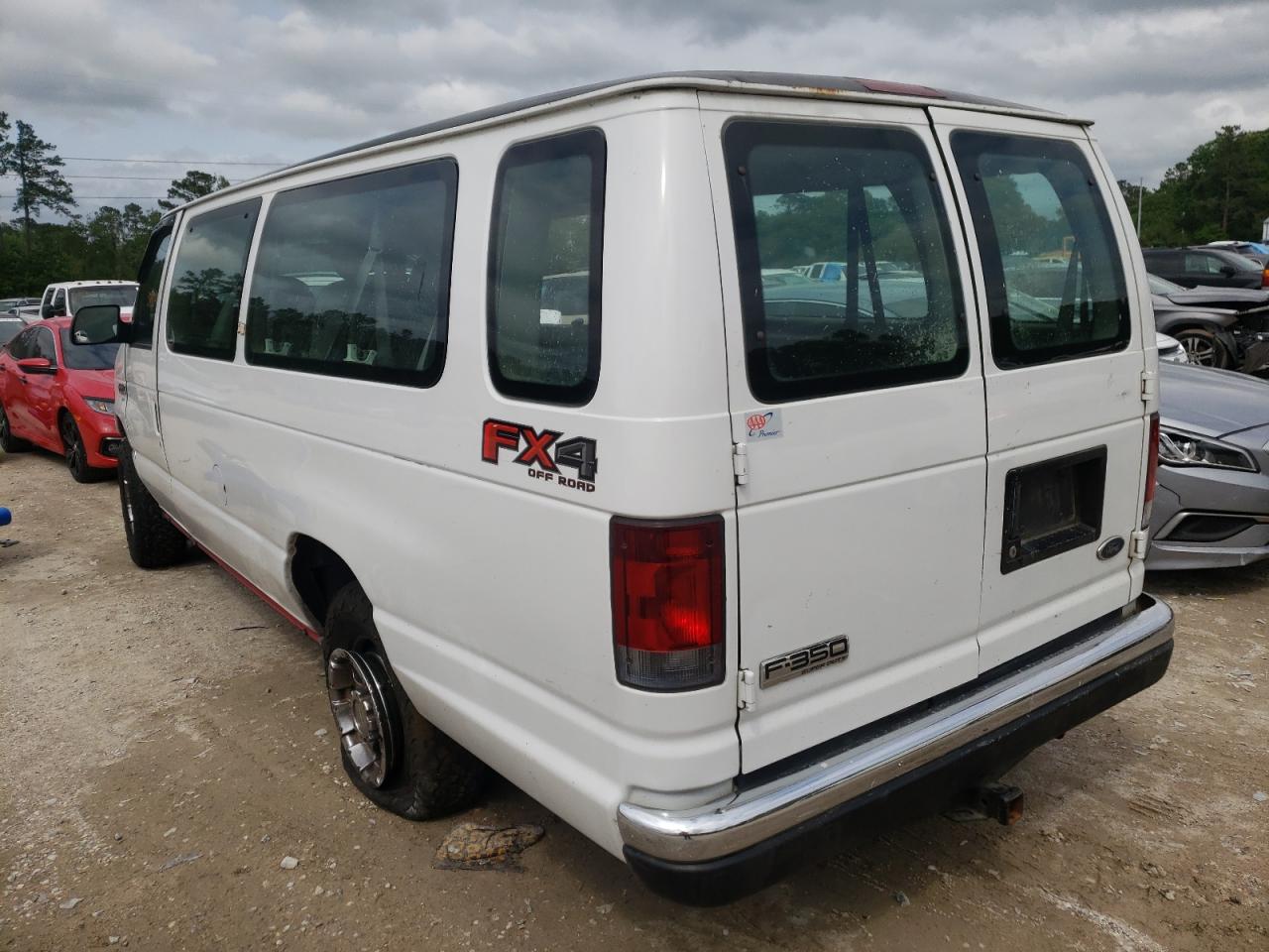 Photo 3 from auction – 2002 FORD ECONOLINE with VIN 1FBSS31L82HA64941