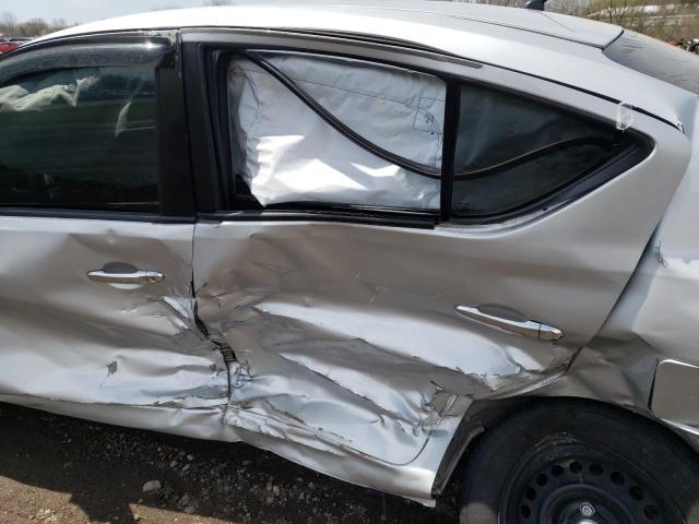 Photo 10 from auction – 2016 NISSAN VERSA S with VIN 3N1CN7AP3GL872756