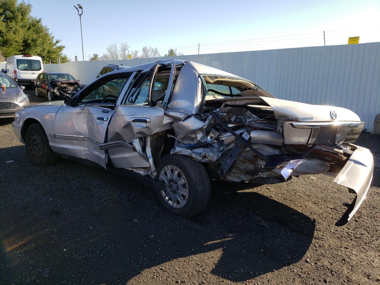 Photo 3 from auction – 2007 MERCURY GRAND MARQ with VIN 2MEFM74V87X627178