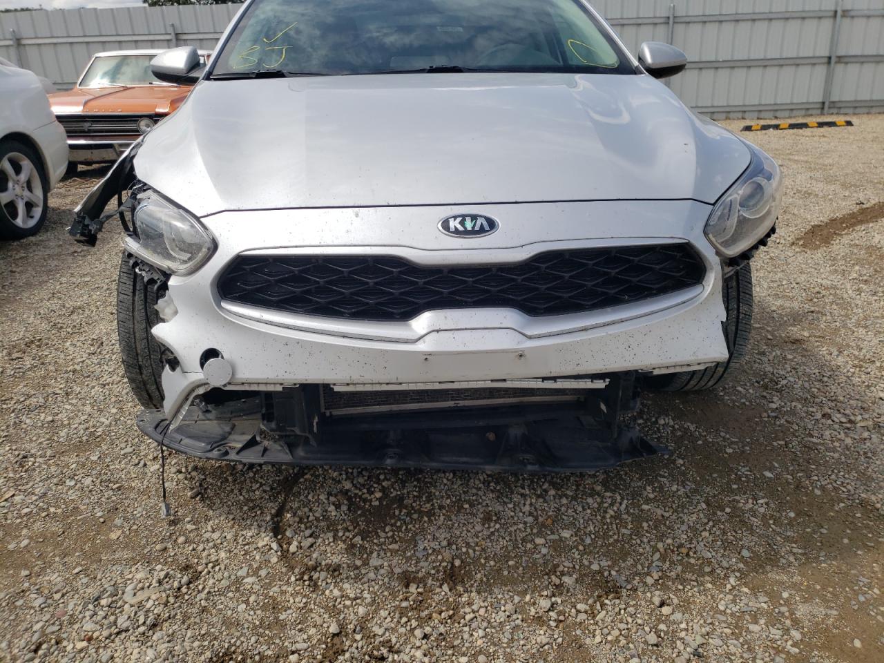 Photo 9 from auction – 2019 KIA FORTE FE with VIN 3KPF24AD7KE138867