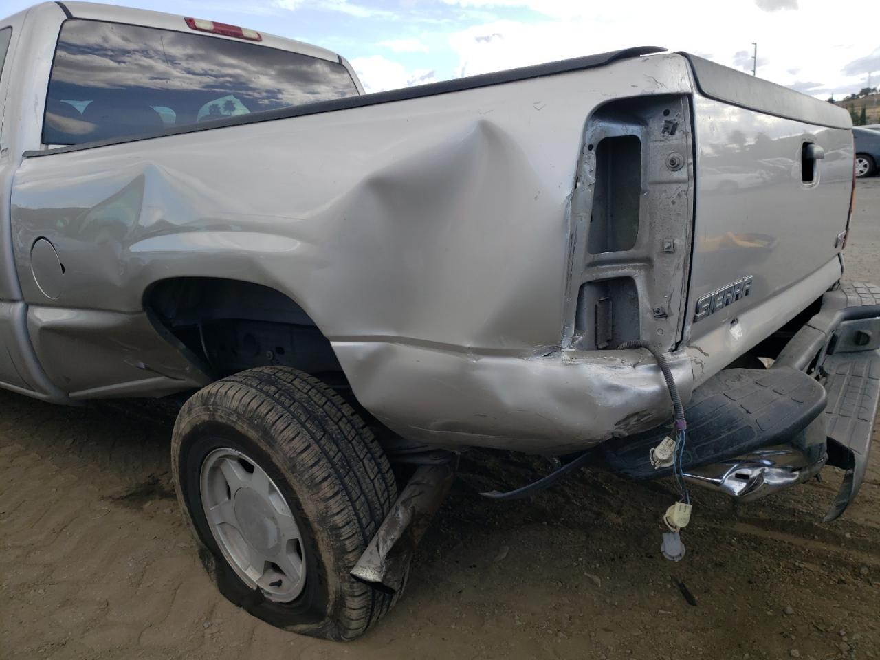 Photo 9 from auction – 2004 GMC NEW SIERRA with VIN 2GTEC19T741297990