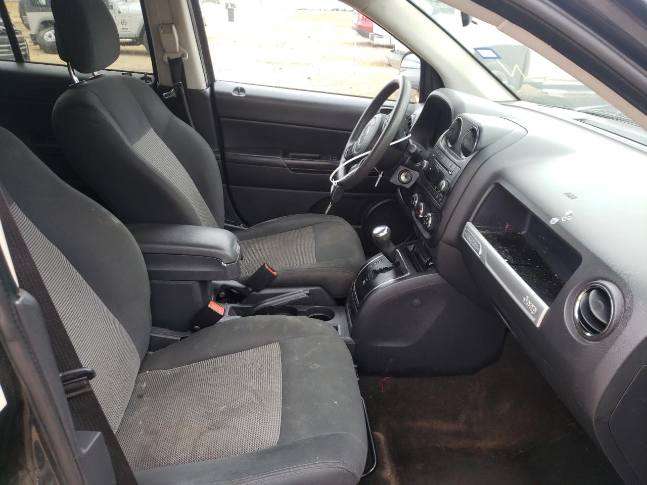 Photo 5 from auction – 2015 JEEP COMPASS SP with VIN 1C4NJCBA1FD104685