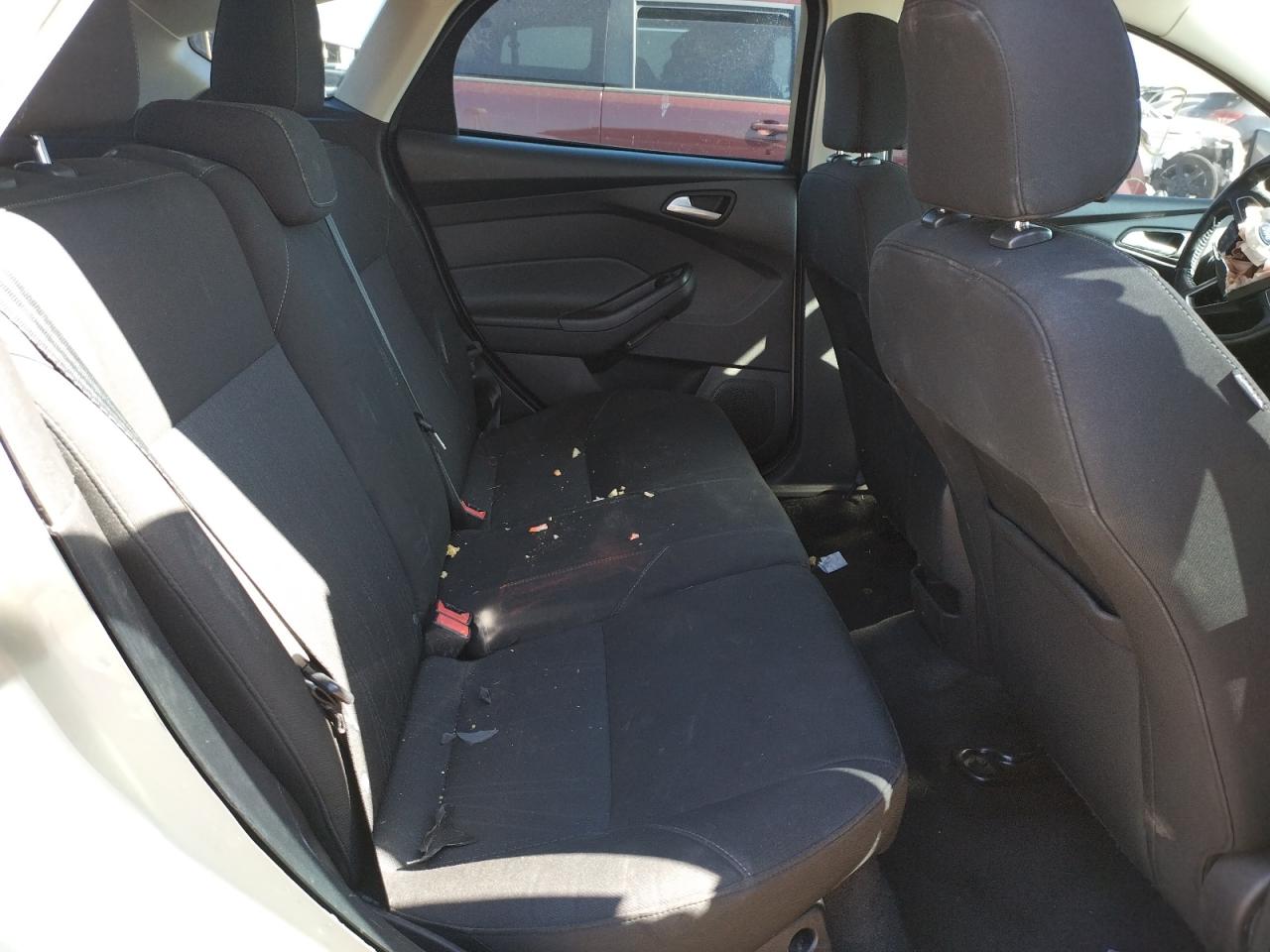 Photo 6 from auction – 2015 FORD FOCUS SE with VIN 1FADP3K25FL231826