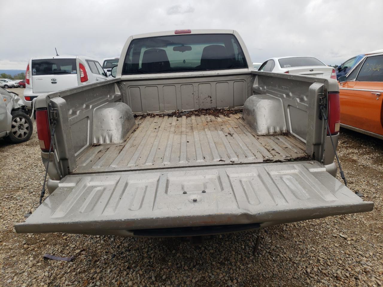 Photo 6 from auction – 2000 CHEVROLET S 10 with VIN 1GCCS1449Y8108933