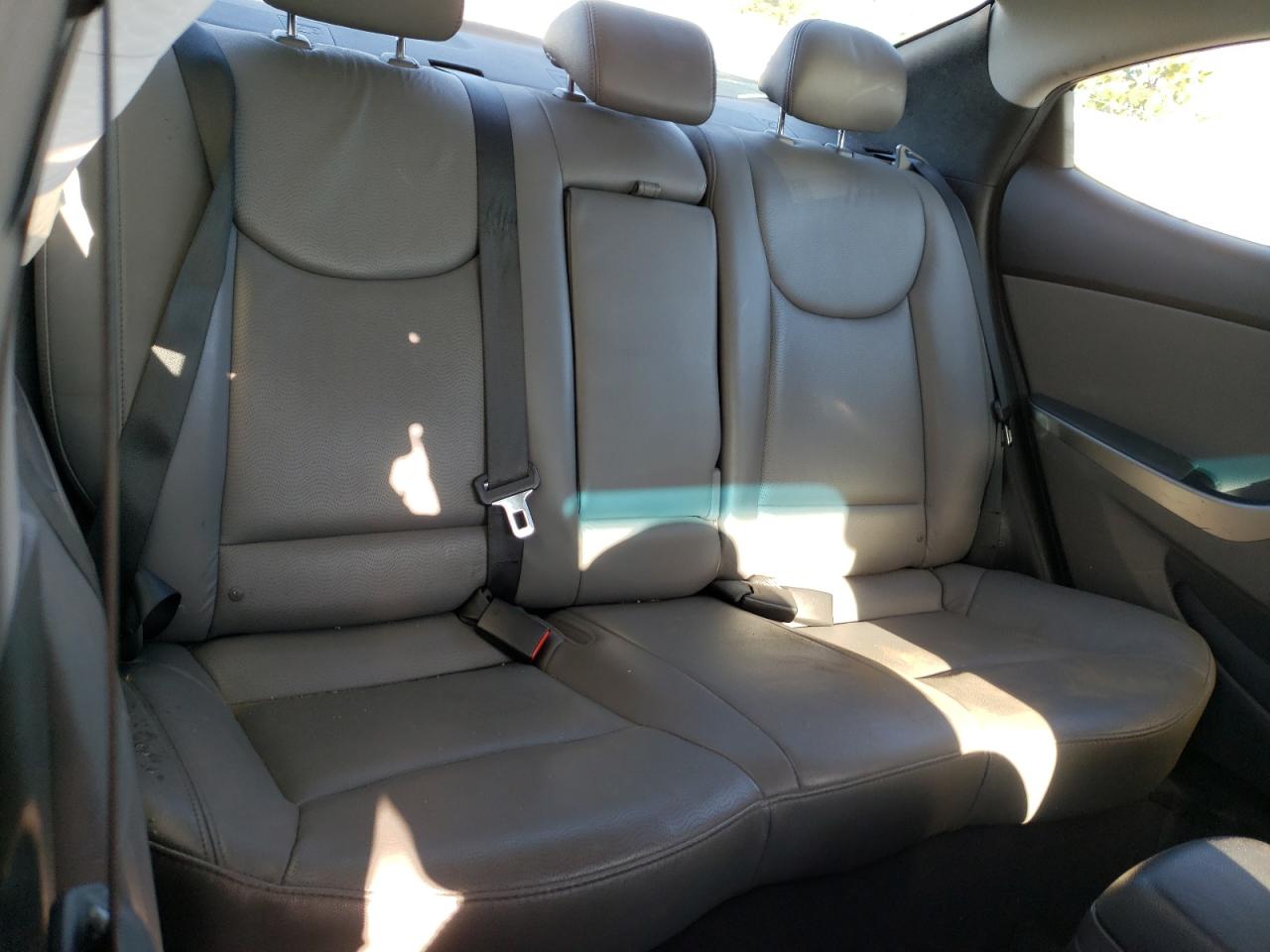 Photo 6 from auction – 2012 HYUNDAI ELANTRA GL with VIN 5NPDH4AE0CH092696