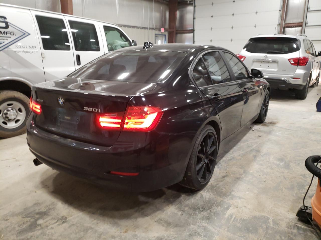 Photo 4 from auction – 2013 BMW 320 I XDRI with VIN WBA3C3C53DF982488