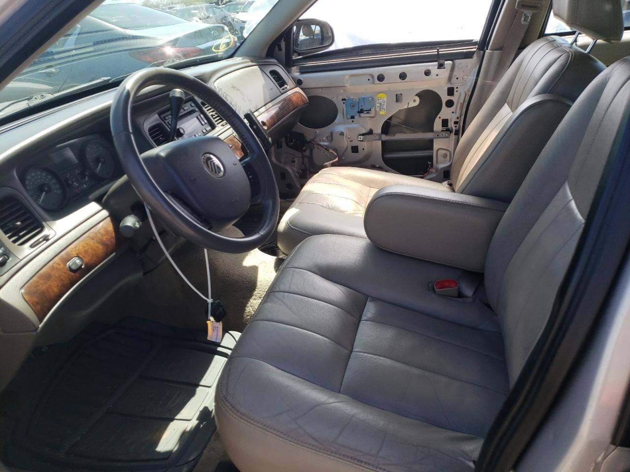 Photo 5 from auction – 2010 MERCURY GRAND MARQ with VIN 2MEBM7FV5AX600250