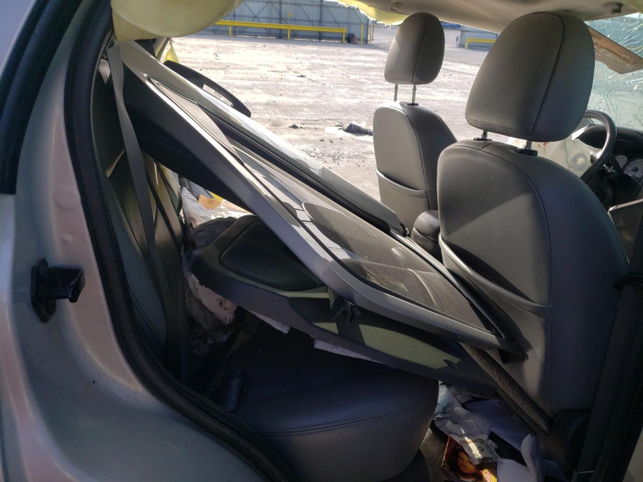 Photo 6 from auction – 2005 FORD ESCAPE XLT with VIN 1FMCU93115KA66753