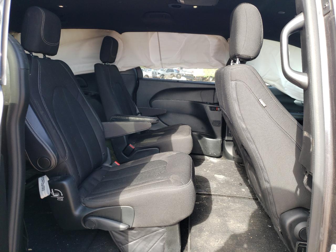 Photo 6 from auction – 2018 CHRYSLER PACIFICA T with VIN 2C4RC1FG9JR357919