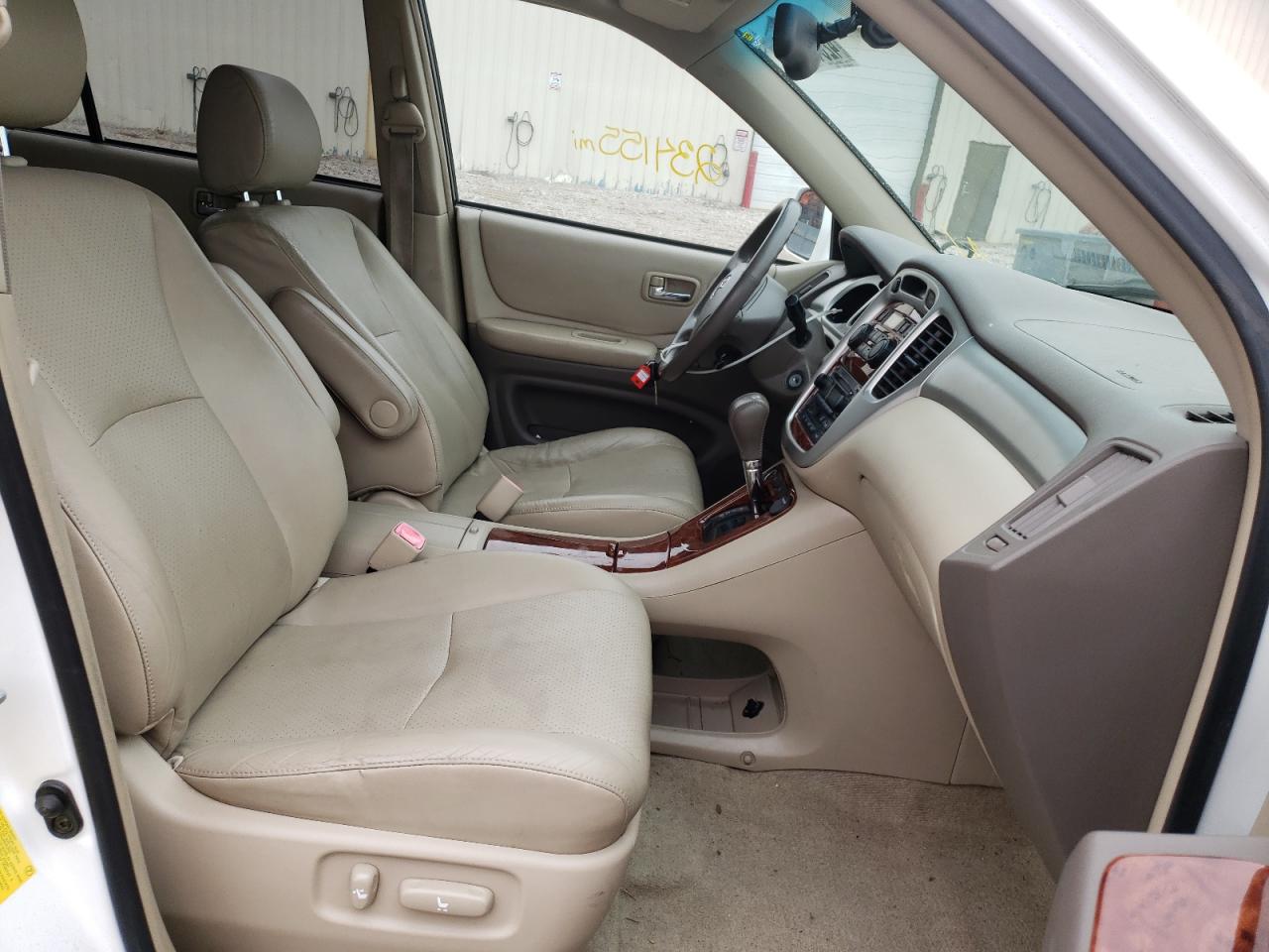 Photo 5 from auction – 2006 TOYOTA HIGHLANDER with VIN JTEEW21AX60012460