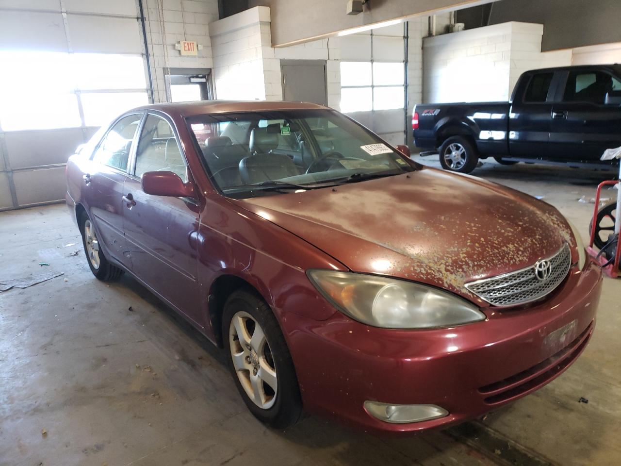 Photo 1 from auction – 2002 TOYOTA CAMRY LE with VIN 4T1BF30K52U004353