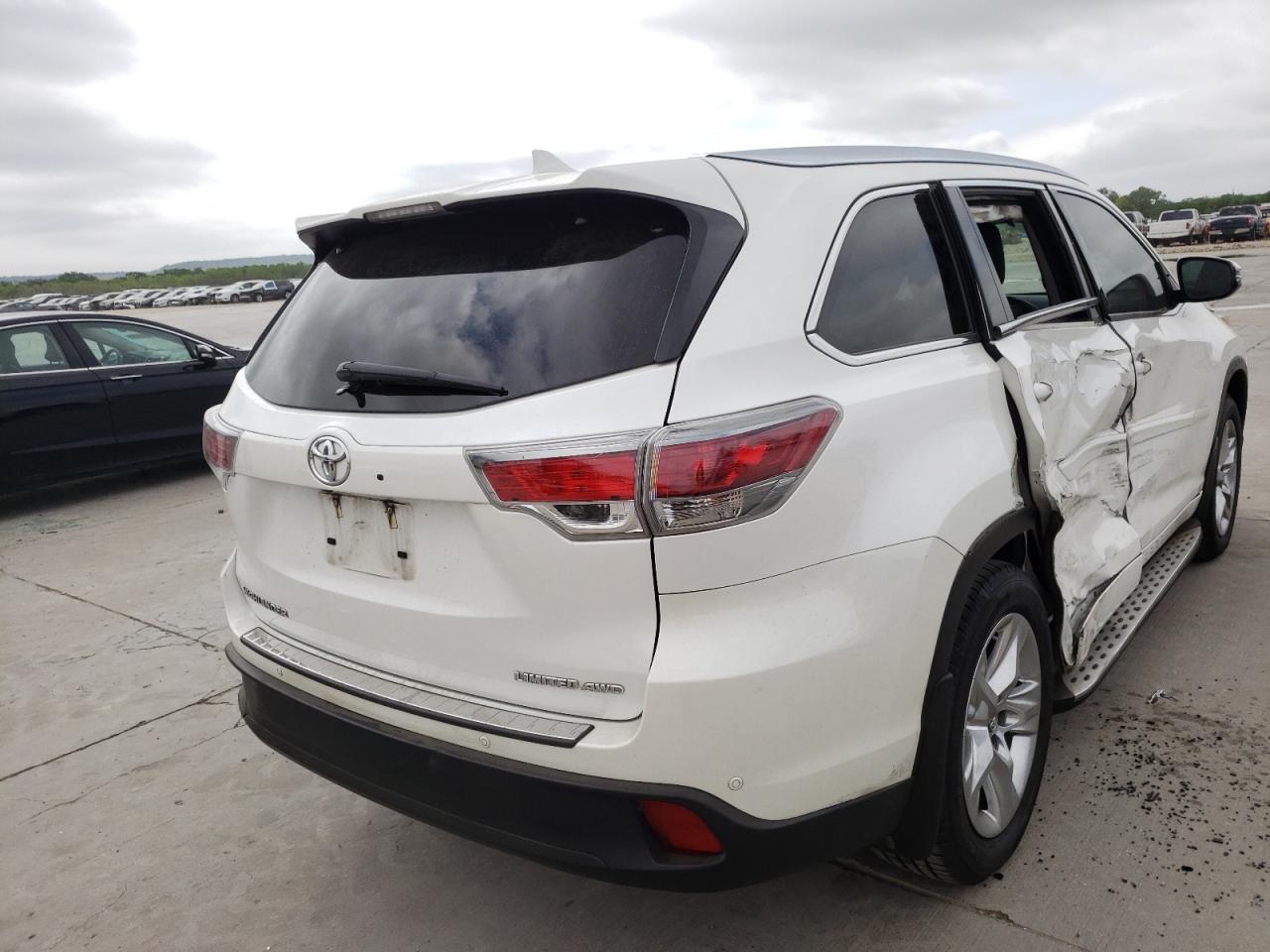 Photo 4 from auction – 2016 TOYOTA HIGHLANDER with VIN 5TDDKRFH4GS225011
