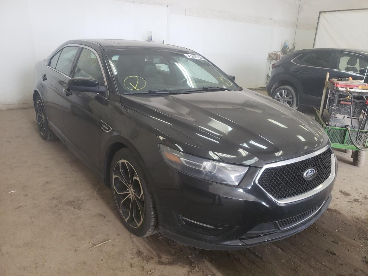 FORD TAURUS SHO 2015 with VIN 1FAHP2KT7FG186739 - Photo from auction