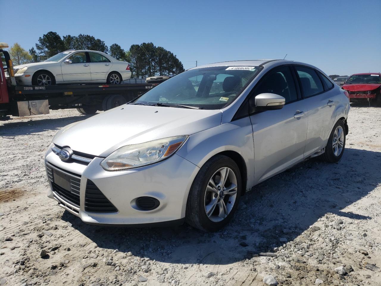 Foto 2 de la subasta – 2014 FORD FOCUS SE con VIN 1FADP3F21EL139640