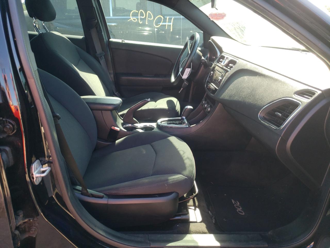 Photo 5 from auction – 2012 CHRYSLER 200 TOURIN with VIN 1C3CCBBB7CN301732