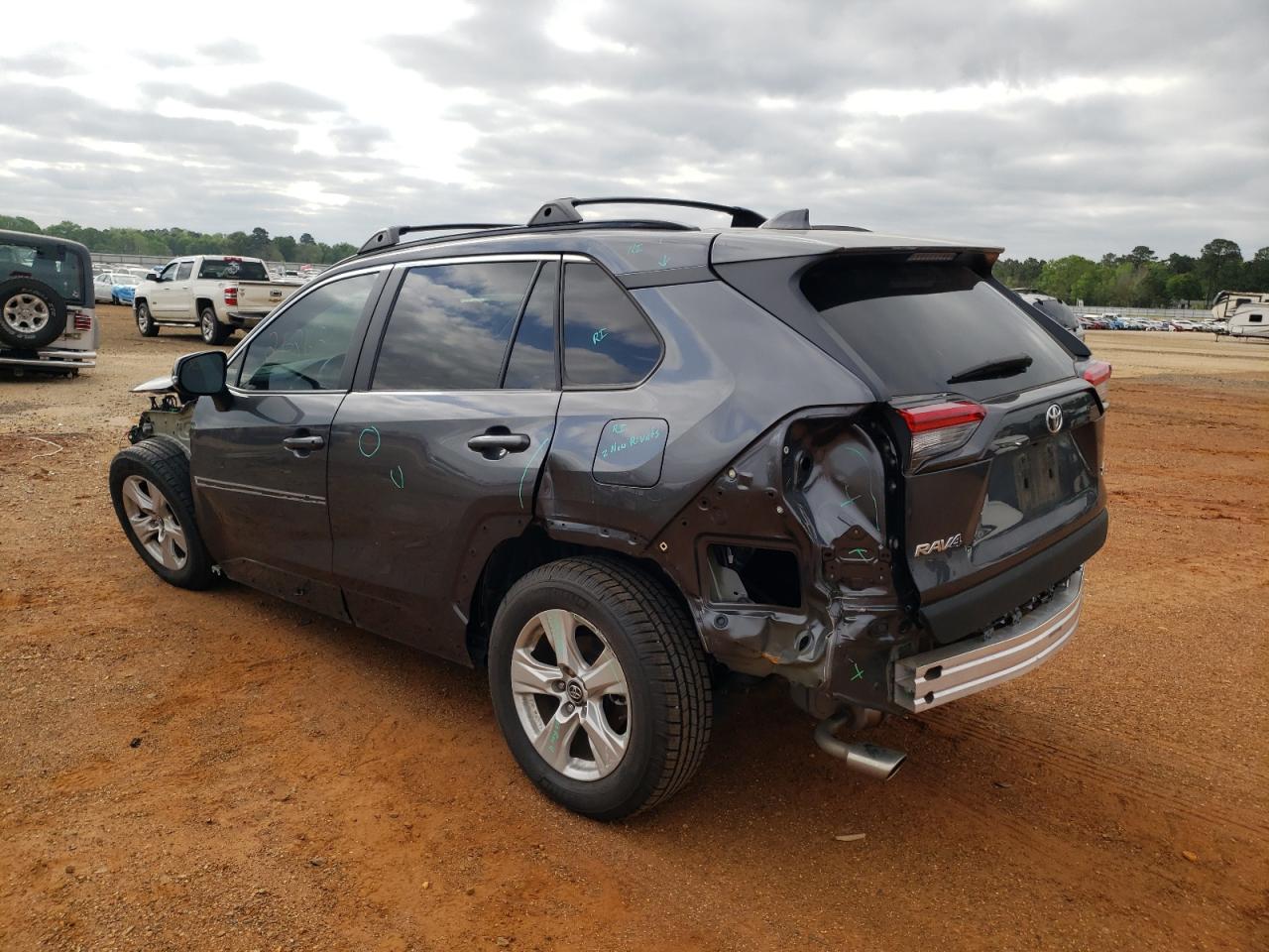 Photo 3 from auction – 2020 TOYOTA RAV4 XLE with VIN 2T3W1RFV4LC040341