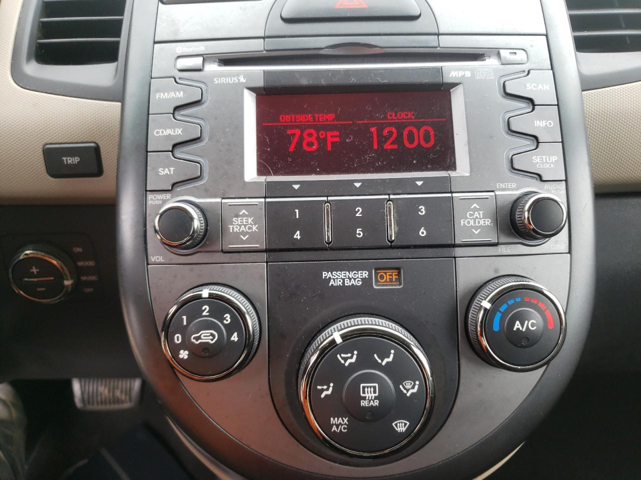 Photo 9 from auction – 2010 KIA SOUL + with VIN KNDJT2A24A7098773