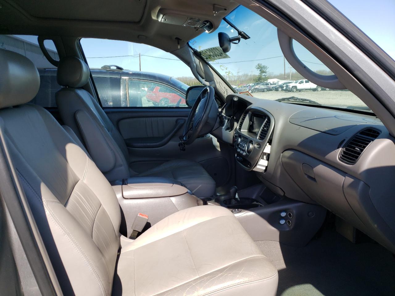 Photo 5 from auction – 2003 TOYOTA SEQUOIA LI with VIN 5TDBT48A93S204799
