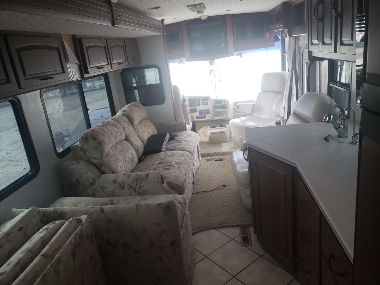 Photo 5 from auction – 2003 OTHER WINNEBAGO with VIN 5B4MP67G633358943