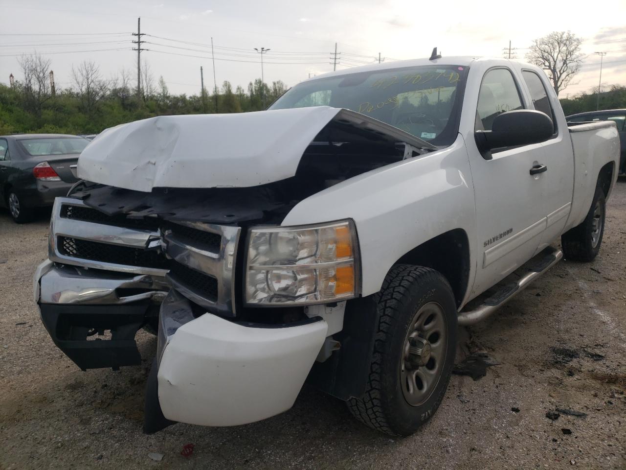 Photo 2 from auction – 2011 CHEVROLET SILVERADO with VIN 1GCRKREA1BZ102459