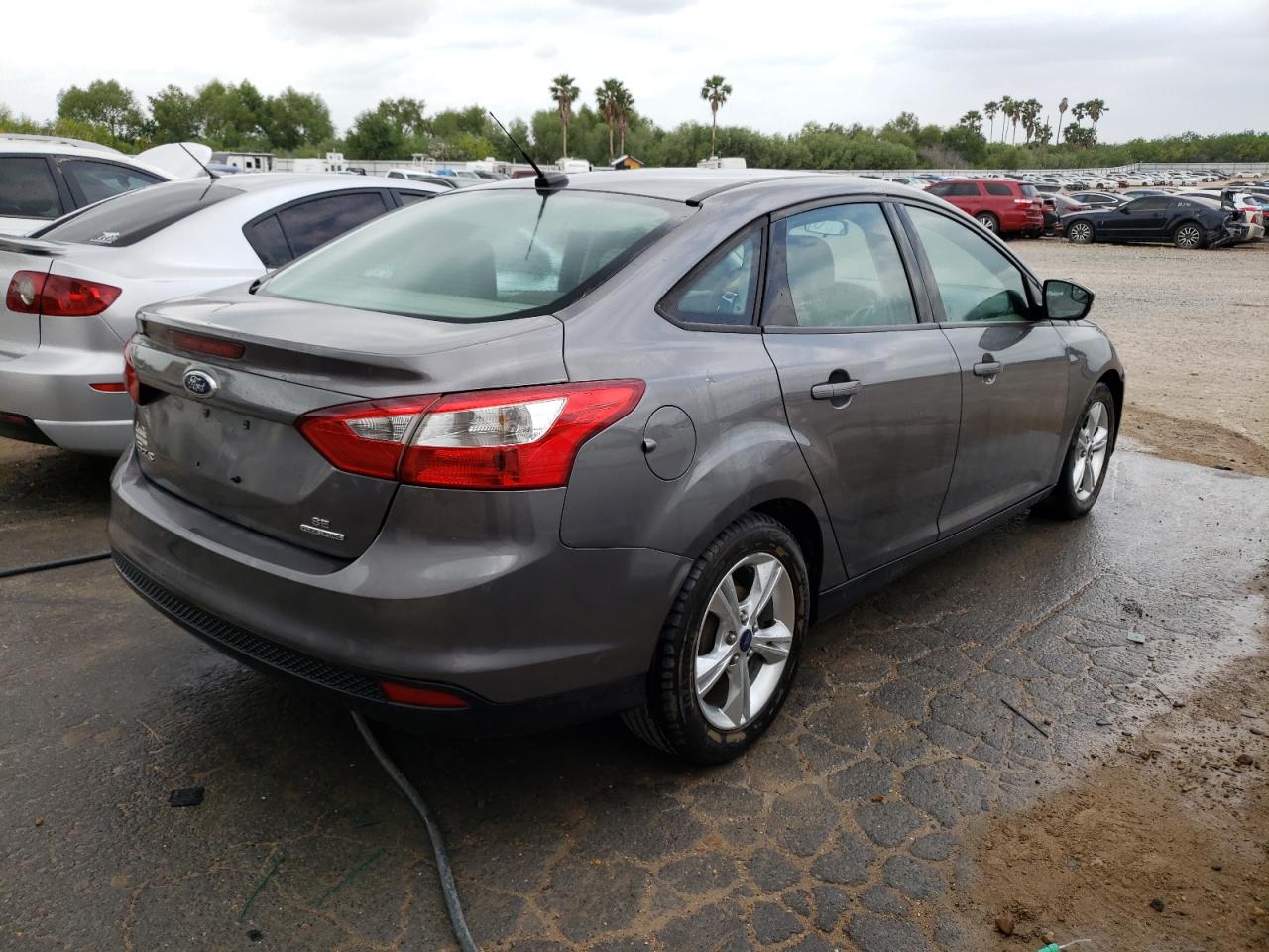 Photo 4 from auction – 2014 FORD FOCUS SE with VIN 1FADP3F26EL345455