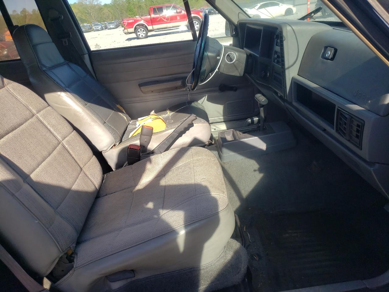 Photo 5 from auction – 1996 JEEP CHEROKEE S with VIN 1J4FJ27S2TL209439