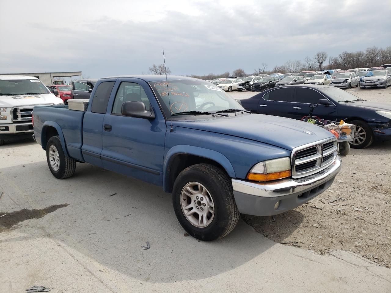 DODGE DAKOTA SLT 2003 with VIN 1D7HL42X03S181112 - Photo from auction