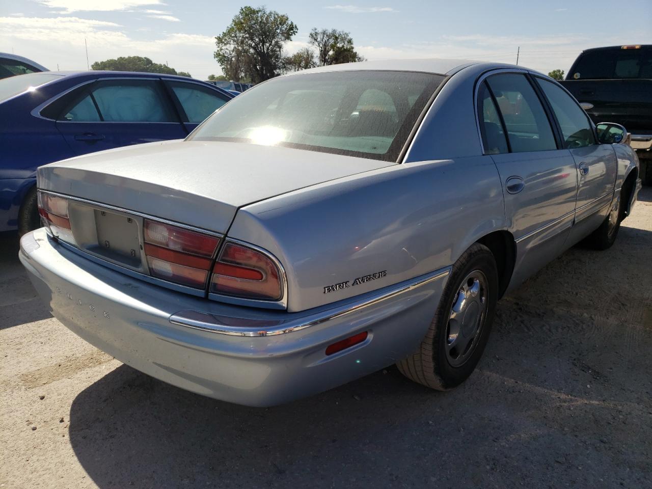 Photo 4 from auction – 1997 BUICK PARK AVENU with VIN 1G4CW52K5V4626811