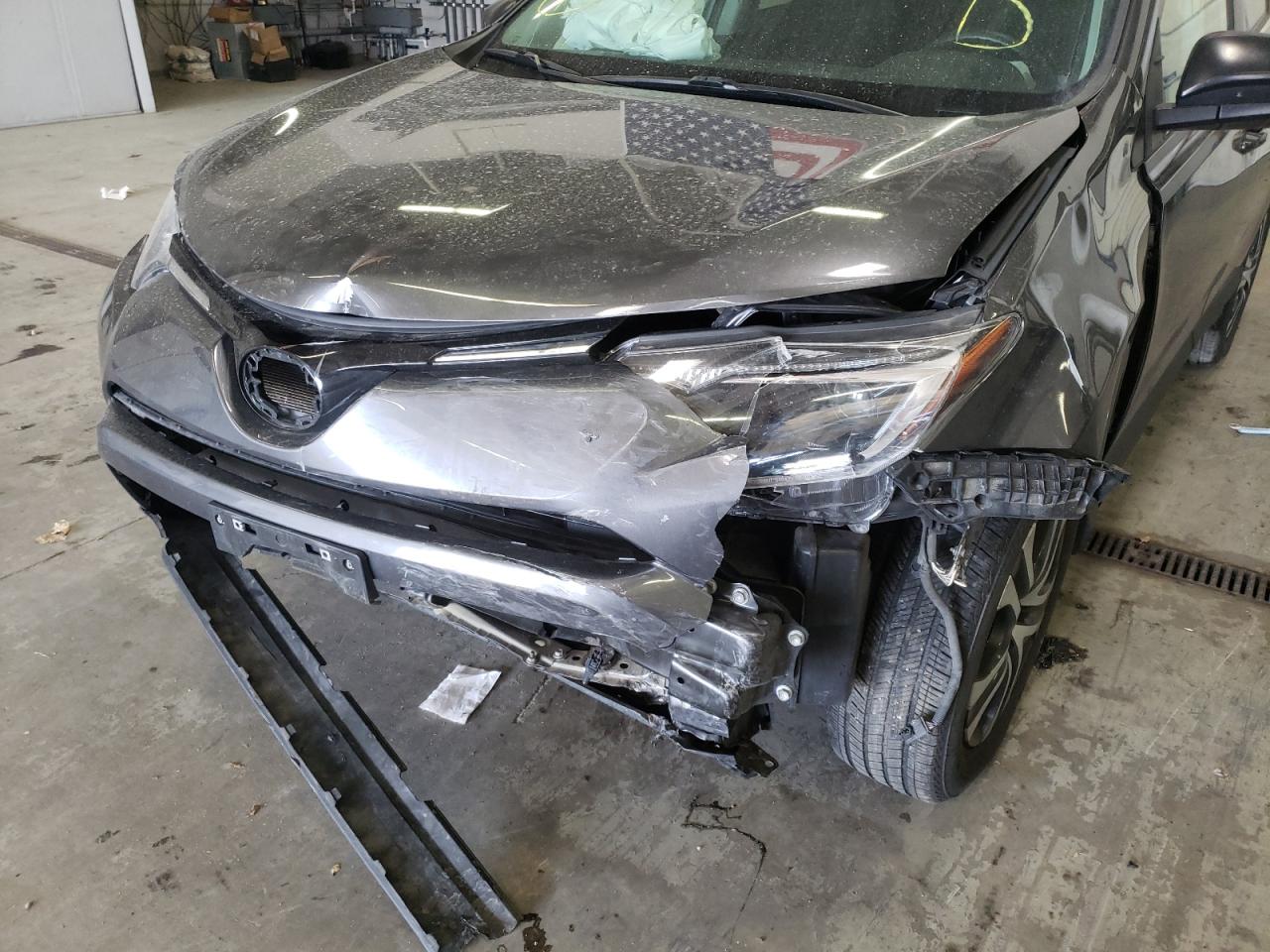 Photo 9 from auction – 2016 TOYOTA RAV4 LE with VIN 2T3BFREV1GW433817