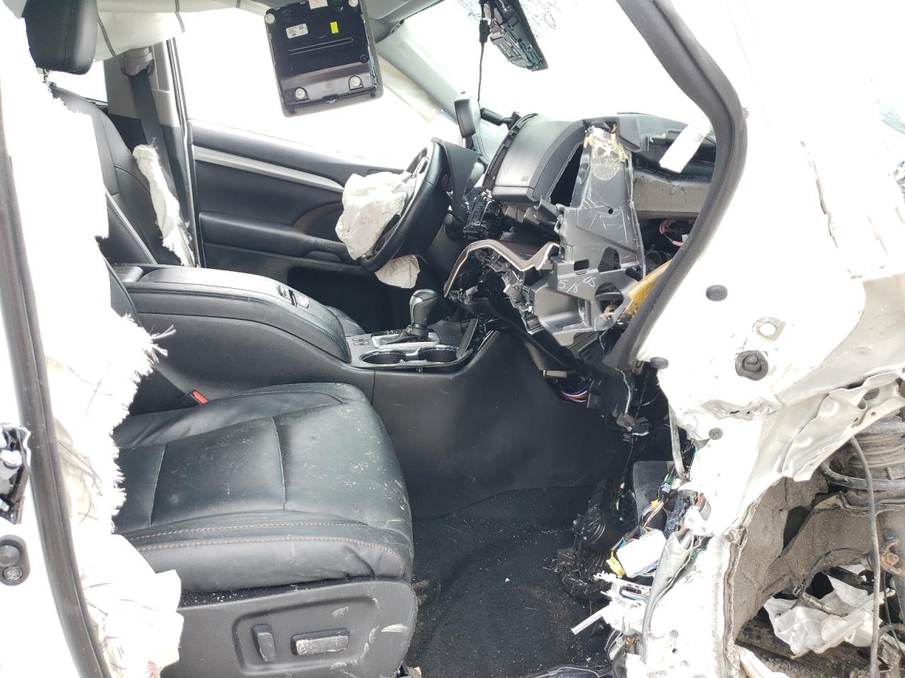 Foto 5 de la subasta – 2018 TOYOTA HIGHLANDER con VIN 5TDKZRFH6JS269487