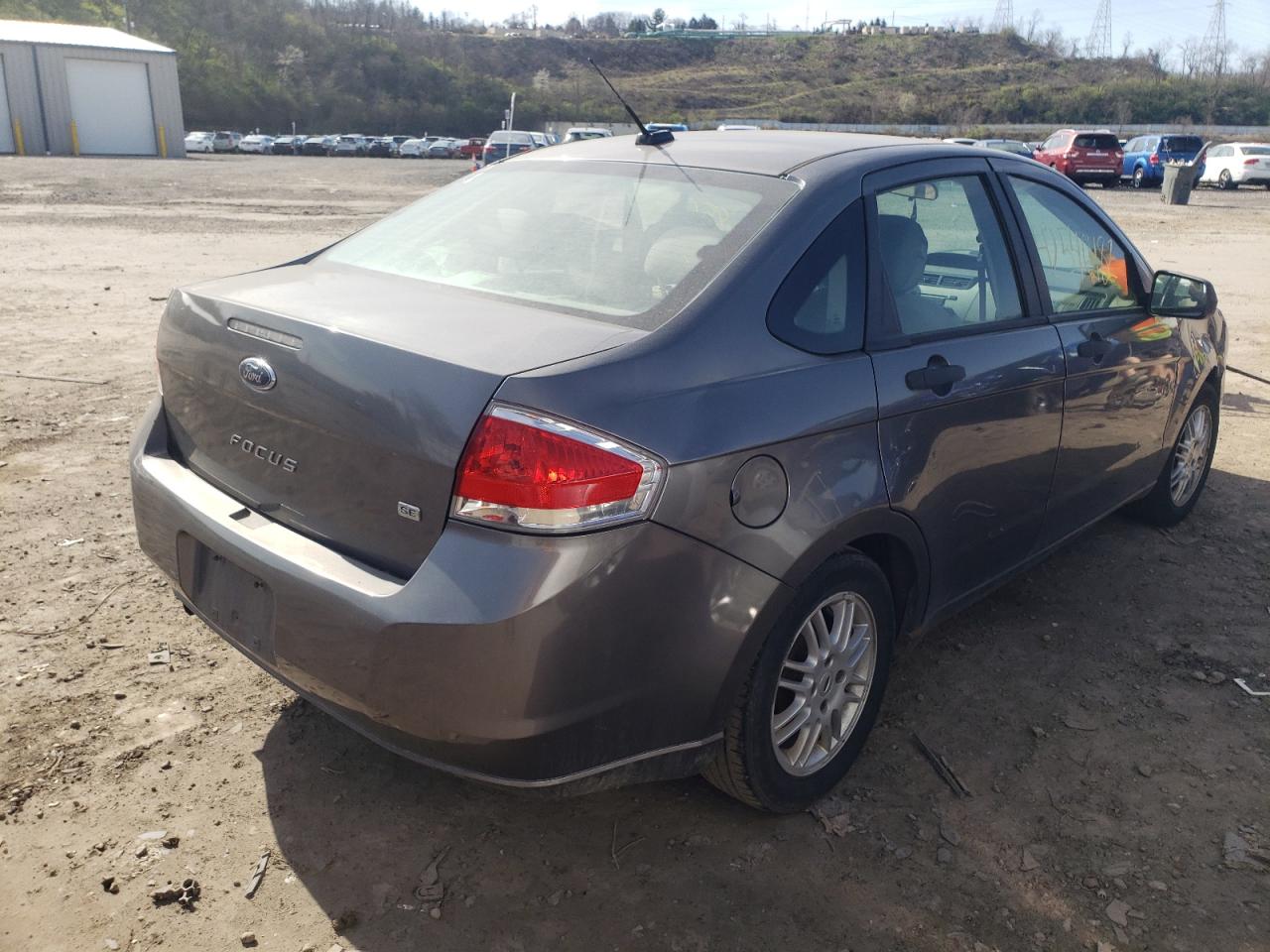 Photo 4 from auction – 2011 FORD FOCUS SE with VIN 1FAHP3FN3BW145591