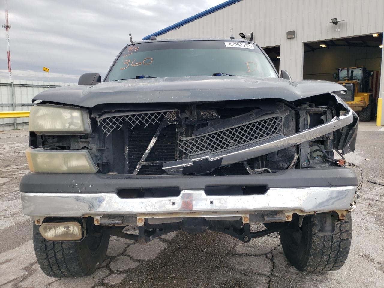 Photo 9 from auction – 2004 CHEVROLET SILVERADO with VIN 2GCEK19T541233580