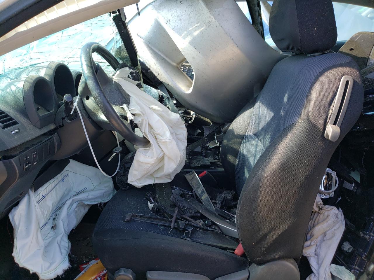 Photo 5 from auction – 2005 TOYOTA SCION with VIN JTKDE177850062144
