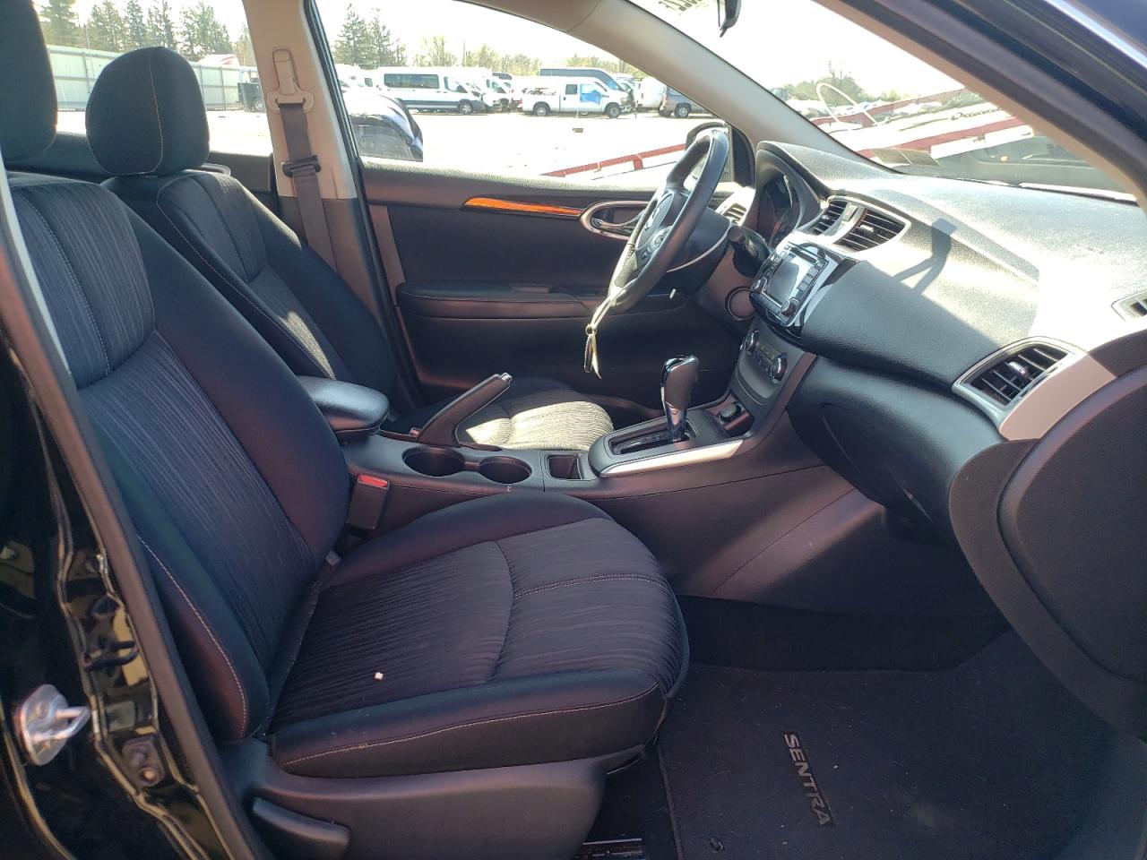Photo 5 from auction – 2016 NISSAN SENTRA S with VIN 3N1AB7AP7GL681857
